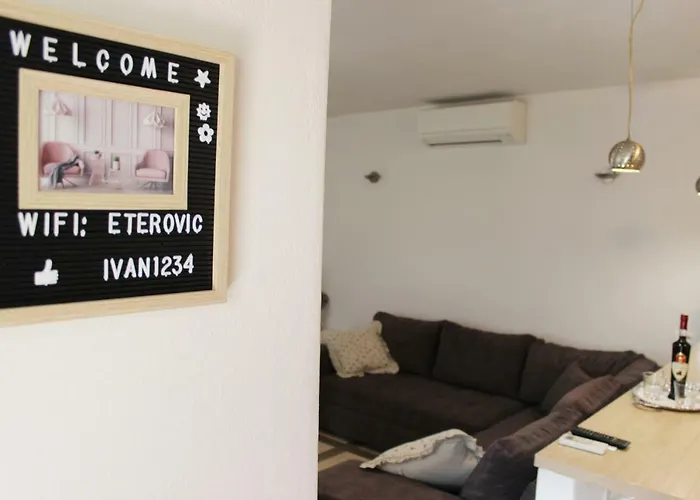 Pino Appartement Pucisca